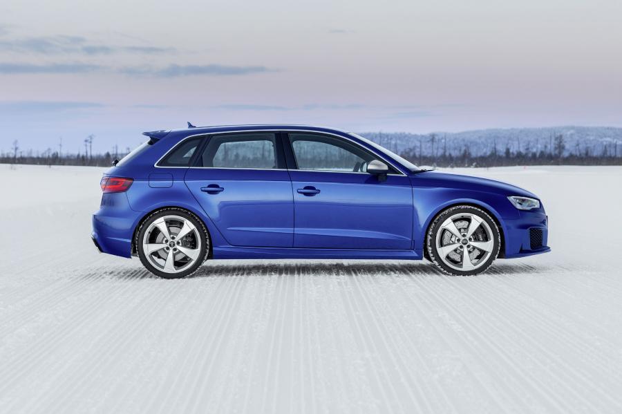  Audi RS3 Sportback 2015 года  (WW) (фото 26 из 38)